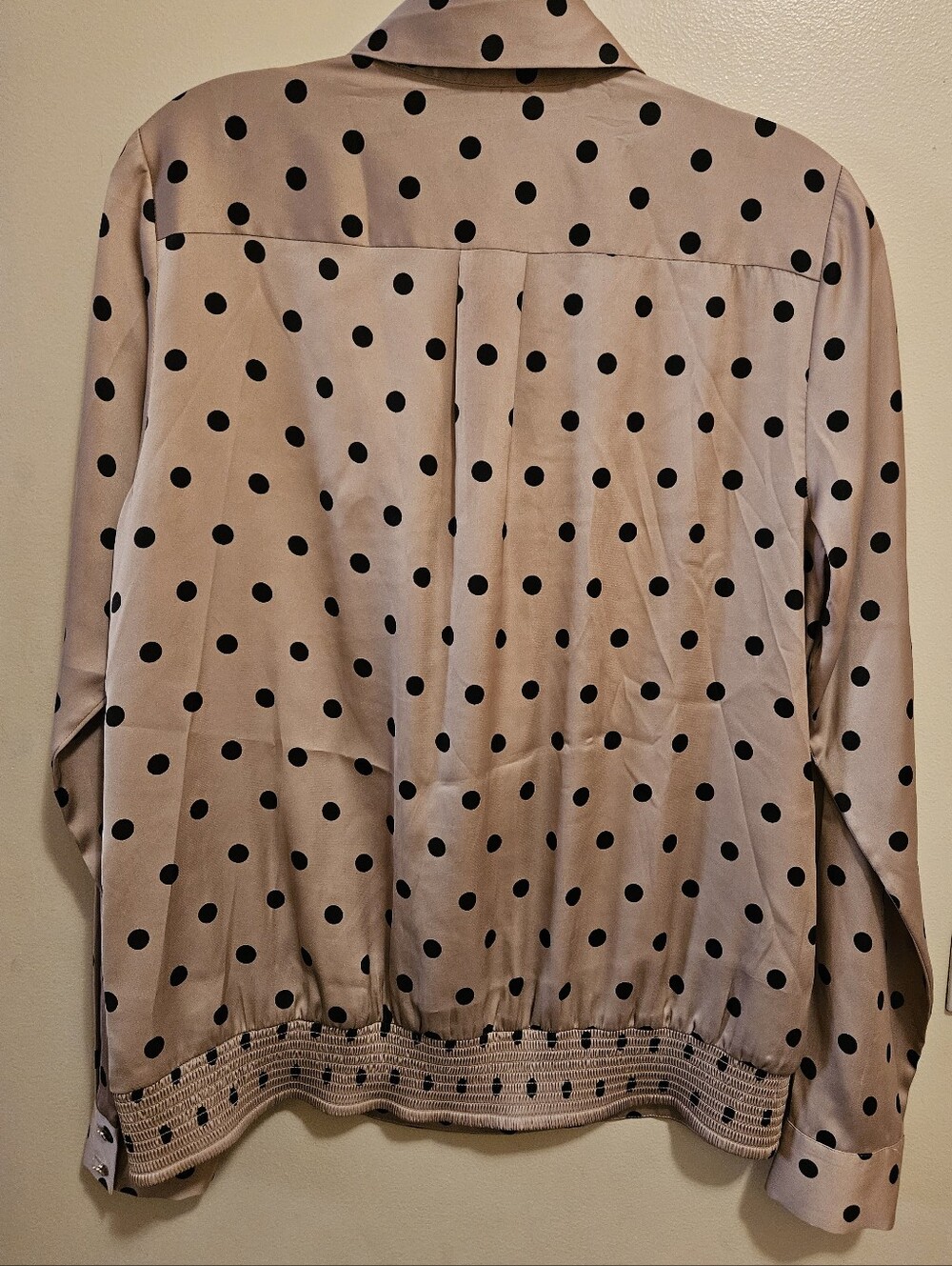 White House Black Market Beige/Tan & Black Polka Dot Lovely Ruffle Blouse, Sz 8 - Picture 7 of 16